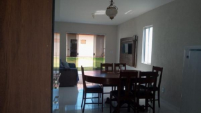 CASA NA RUA DO PIRUÍ EM AREMBEPE com ar